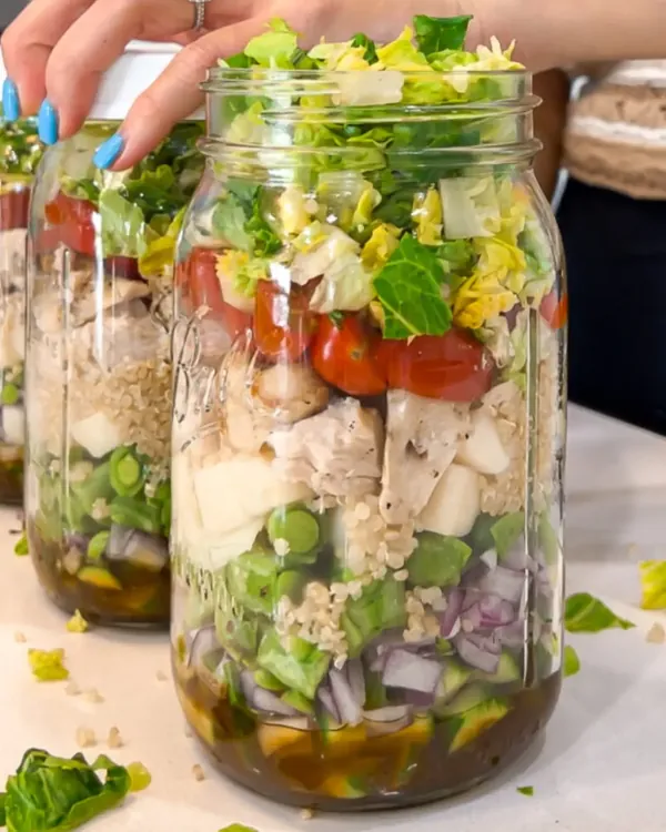 Insalata mediterranea in barattolo